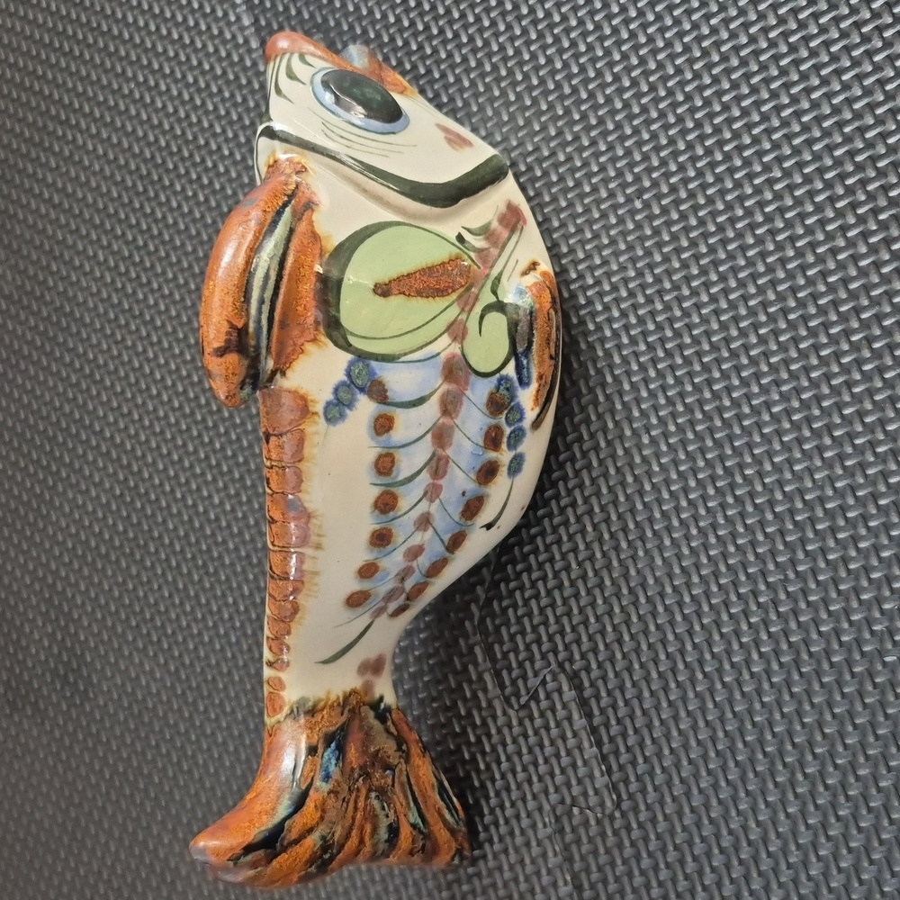 Ken Edwards Mexican Folk Art Ceramic Fish - set of 2 - Picture 8 of 14